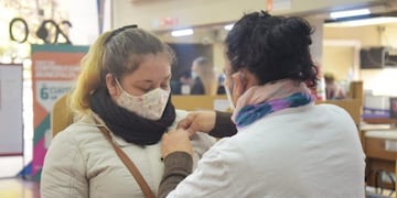 Entrega de Lazos Azules en Arroyito