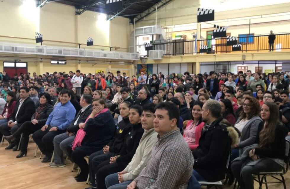 Polémica en colegio de Tolhuin por entrega de biblias