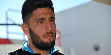 El delantero sigue peleado con el gol, y cuando lo reemplazaron explotó ante los reproches\u002E