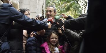 Pablo Javkin acudió a votar en el Ex Nacional N°2 (@pablojavkin)