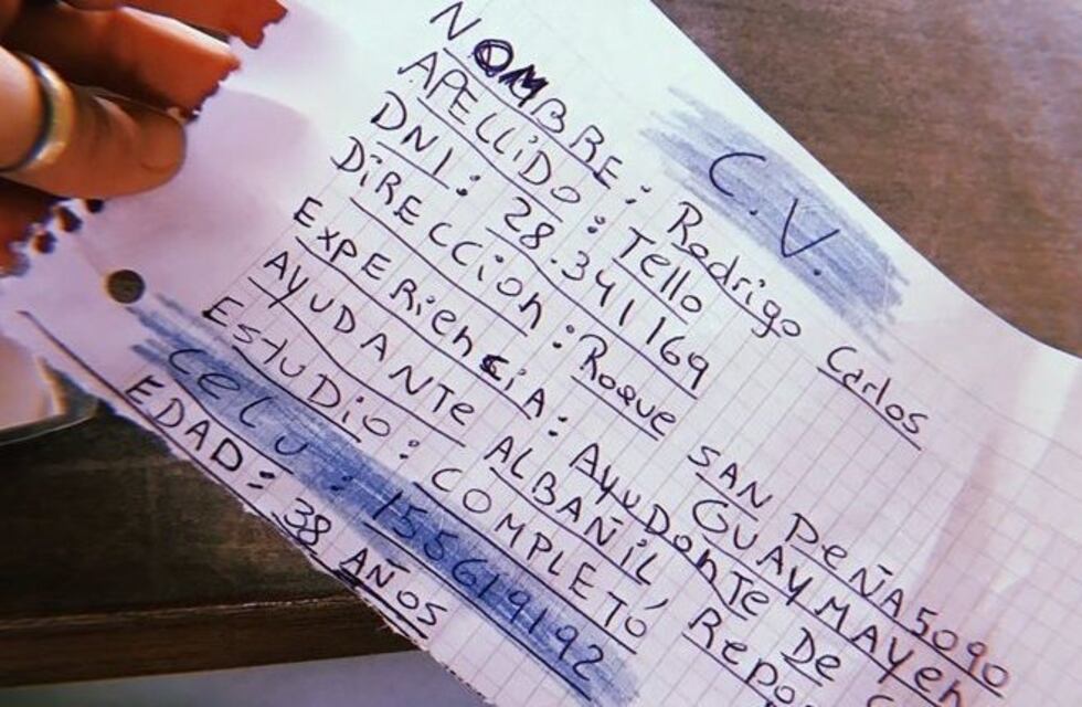 Un mendocino también hizo un CV a mano para buscar trabajo