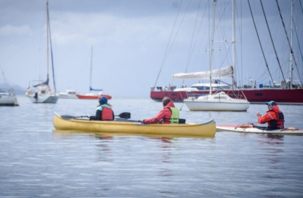 Clases municipales abiertas de canotaje en Ushuaia