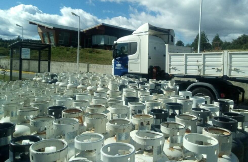 Petrominera inicia la comercialización de garrafas en la cordillera y la meseta de Chubut