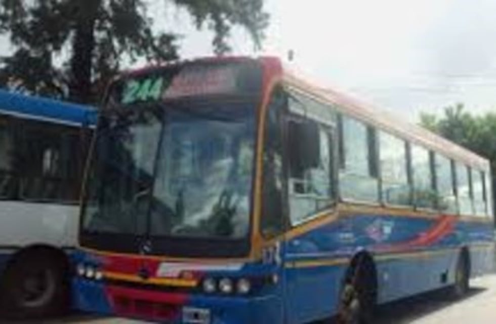 Lincharon a un pervertido que se exhibió frente a una nena en un colectivo