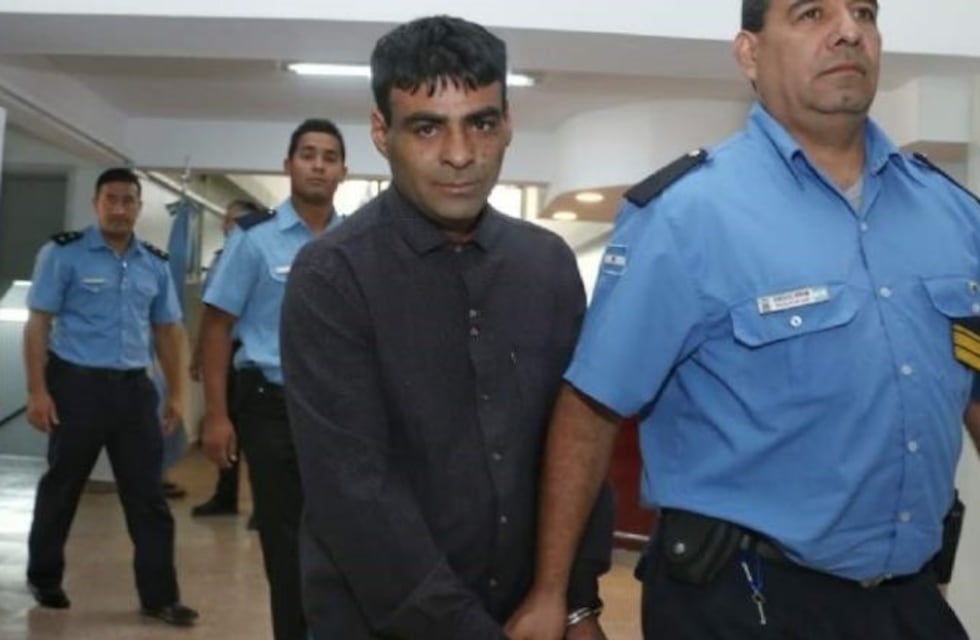 Irá preso 19 años por apuñalar a su ex y matar al actual de la chica