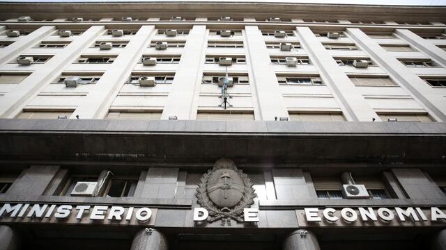 Fachada del Ministerio de Economía (Foto: EFE/DAVID FERNÁNDEZ)