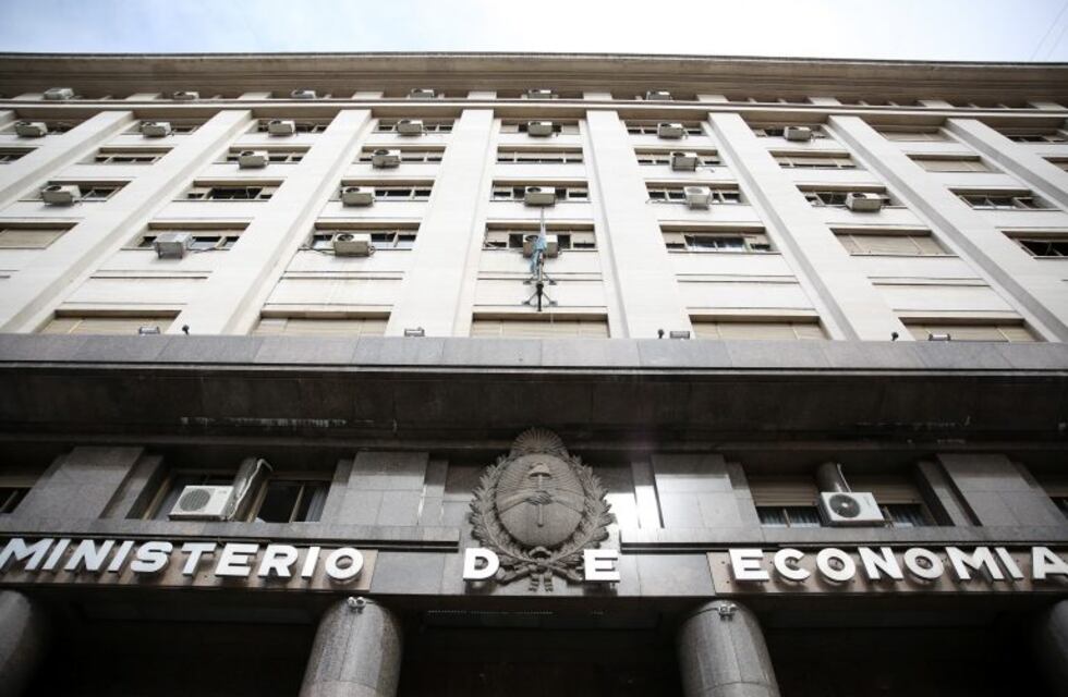 La recaudación tributaria aumentó un 51,9% interanual en febrero