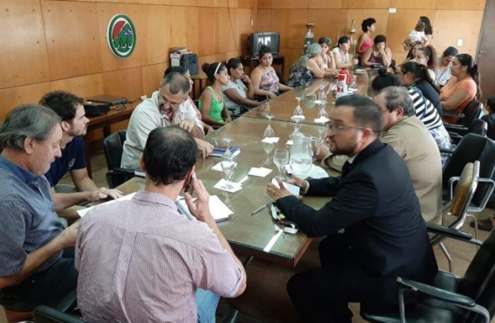 La CELO se comprometió a llevar el agua al barrio Caballeriza