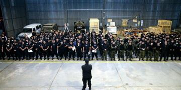 En las viviendas de la familia sindicada como líder de la organización secuestraron droga y armas de guerra\u002E (@minseg)