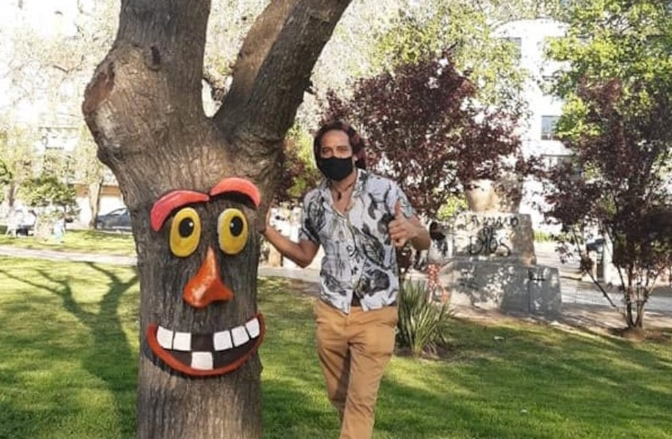 Intervienen árboles en la Plaza San Martín para generar conciencia ambiental