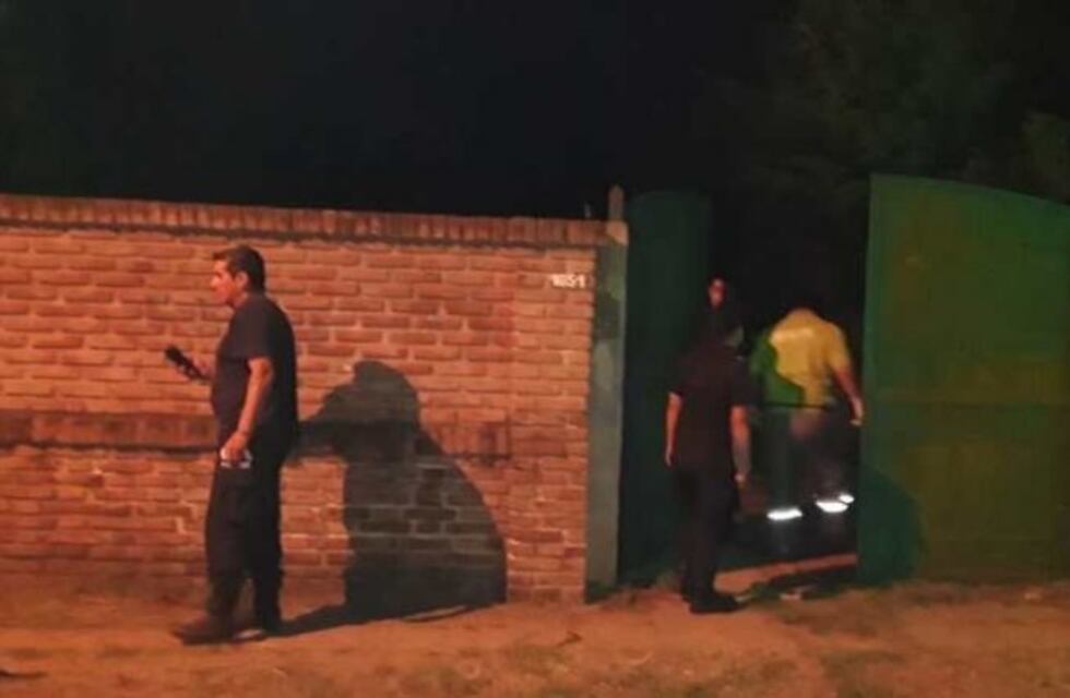 Berazategui: un hombre murió de un disparo del arma de su novia e investigan si fue asesinado o se quitó la vida