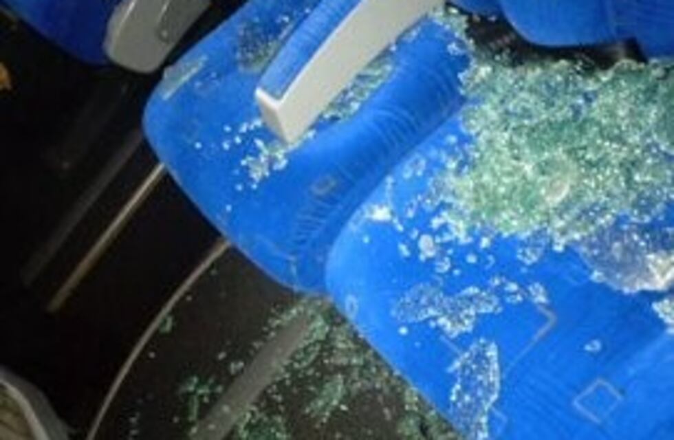 Balearon a policías que se trasladaban en colectivo al sur provincial