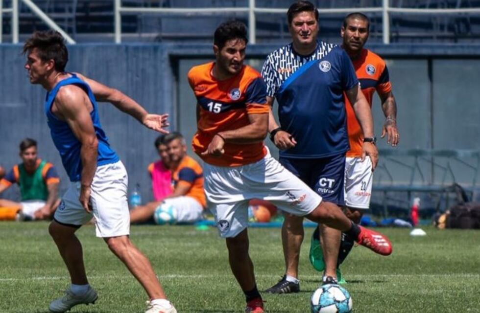 Independiente Rivadavia y Huracán Las Heras ya viven el amistoso