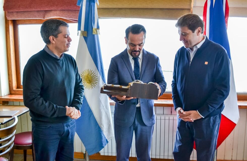 El Embajador de la República Francesa visitó Tierra del Fuego