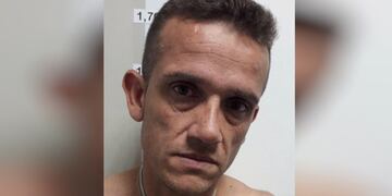 El evadido fue interceptado cuando circulaba con otra persona a bordo de una pick up blanca.