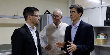 El intendente Leonardo Viotti en la inauguración del taller de 560 metros cuadrados y una celda robótica en el ITEC.