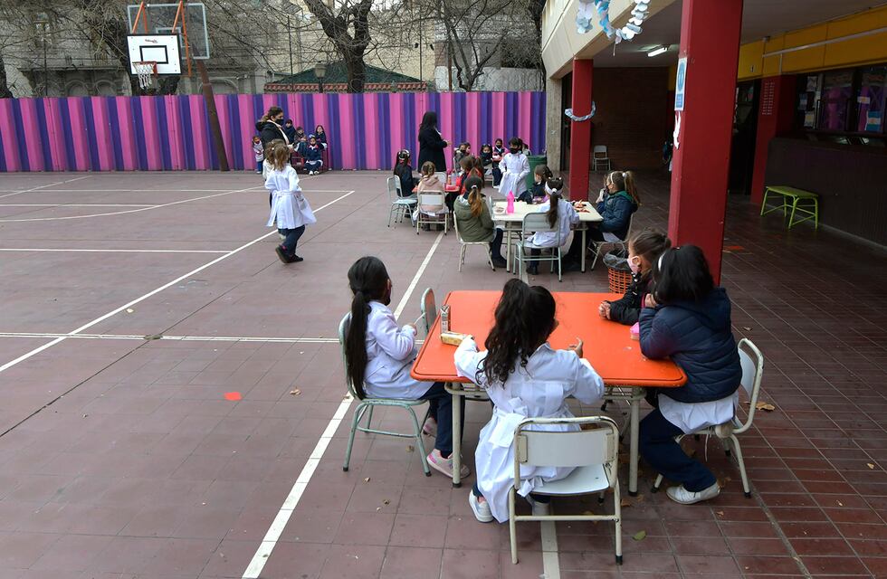 El Gobierno avanza con las gestiones para incrementar la presencialidad en las escuelas