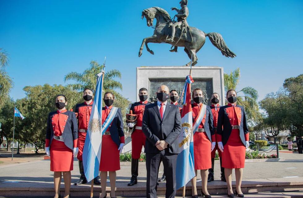 Omar Perotti dio un nuevo paso hacia la igualdad de género en el acto del 9 de Julio en Rafaela