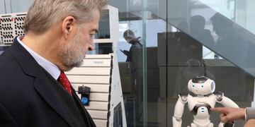 Roberto Mirabella en la Universidad Nacional de Rafaela.