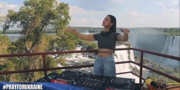 DJ Korolova realizó un streaming en Cataratas.