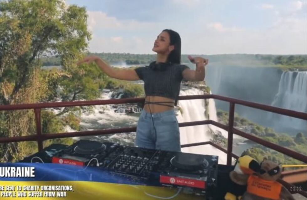 DJ Korolova realizó un streaming en Cataratas