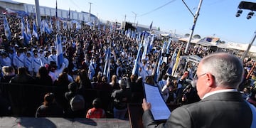 Jaldo encabezó el emotivo acto en el marco de la Expo NOA, junto a intendentes, legisladores y familias.