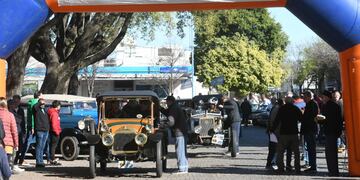 Se largó el Rally de Autos Antiguos