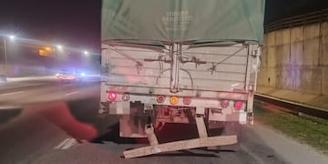 Robo millonario en la Ruta 18: motochorros armados asaltaron a un transportista