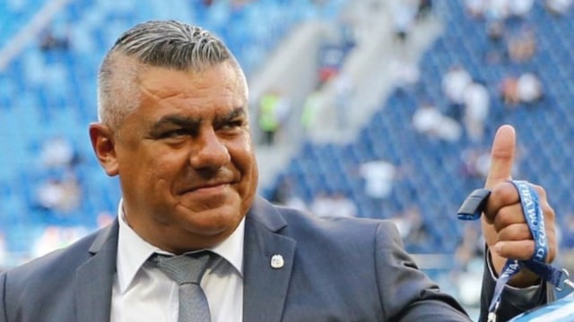 Un club de Córdoba homenajeó al Chiqui Tapia y nombró una de sus canchas en su honor.