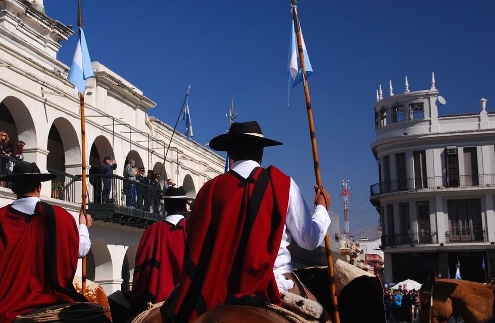 Bicentenario de Güemes: se presenta un ciclo sobre el poncho y la Gesta Güemesiana