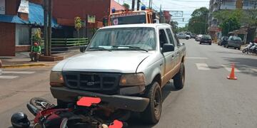 Accidente vial en Puerto Iguazú: dos mujeres lesionadas.