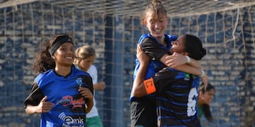 Puerto Belgrano ganó en el debut de la Liga del Sur.