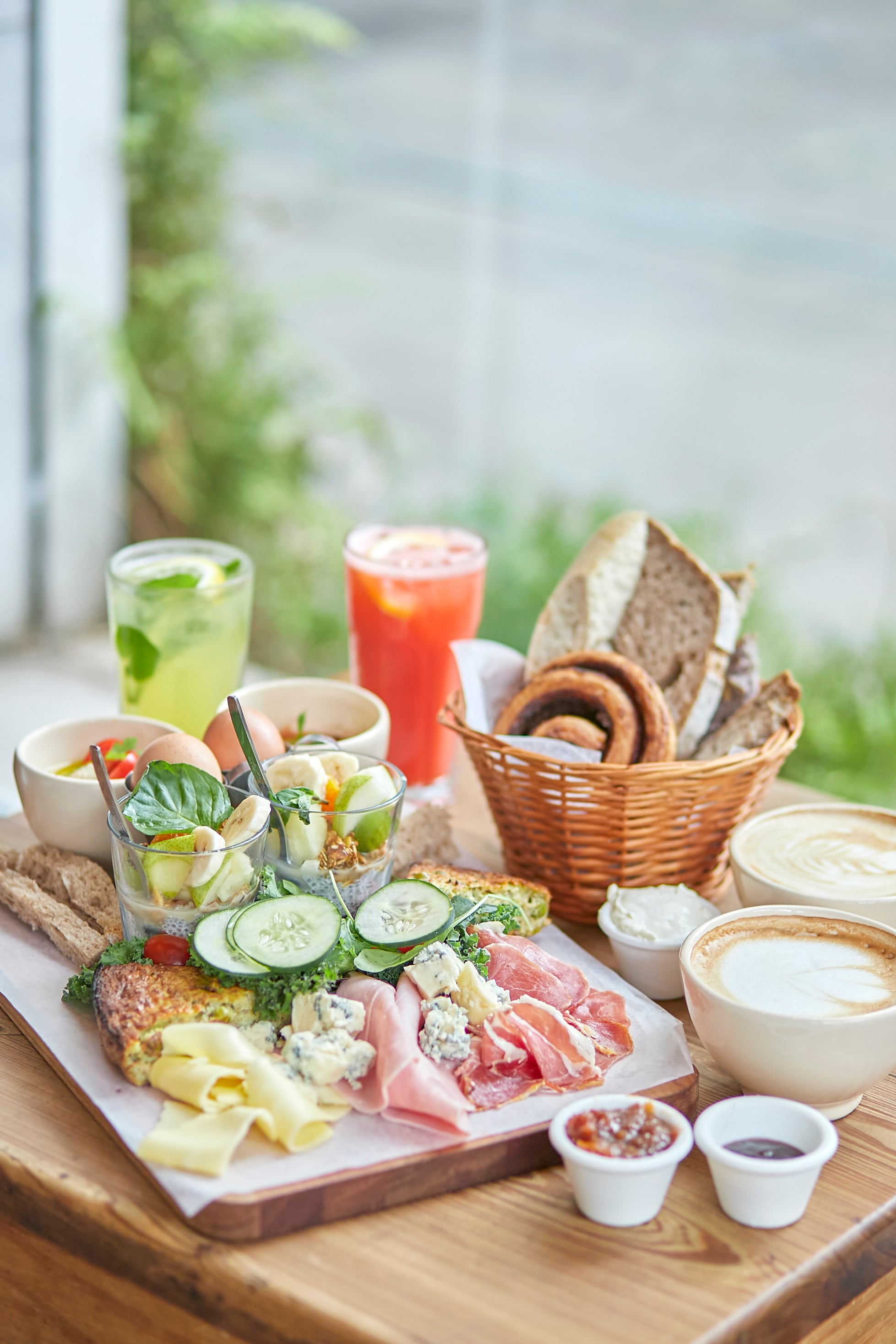 Una de las propuestas es un brunch completo para dos personas.