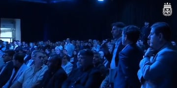 Rodrigo Escribano manifestó la oposición de Talleres, a la Asamblea de AFA y fue silbado por algunos dirigentes.