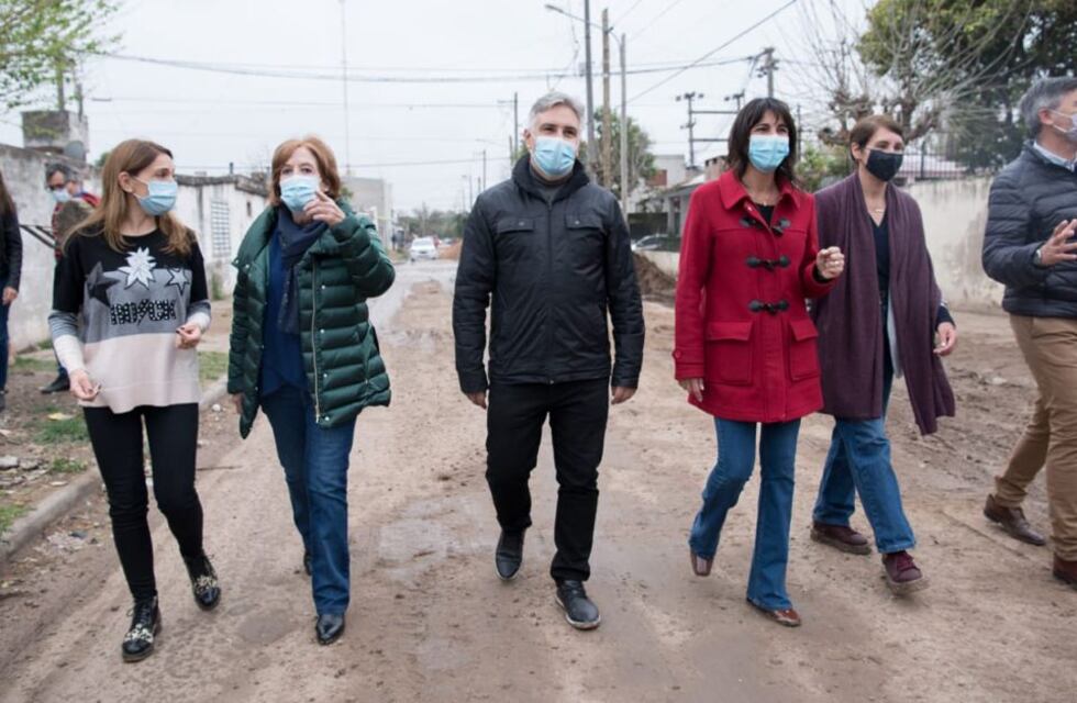 Elecciones 2021: Martín Llaryora también en campaña, junto a Ellas