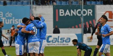 Estudiantes de Río Cuarto le ganó 1-0 a Guillermo Brown de Puerto Madryn por la Zona B de la Primera Nacional. (Tomás Fragueiro)