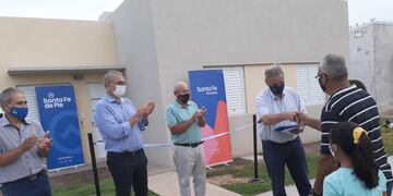 Entrega de fondos para viviendas en el departamento