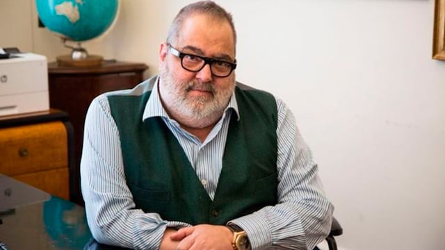 El periodista reveló como se enteró de que era adoptado.