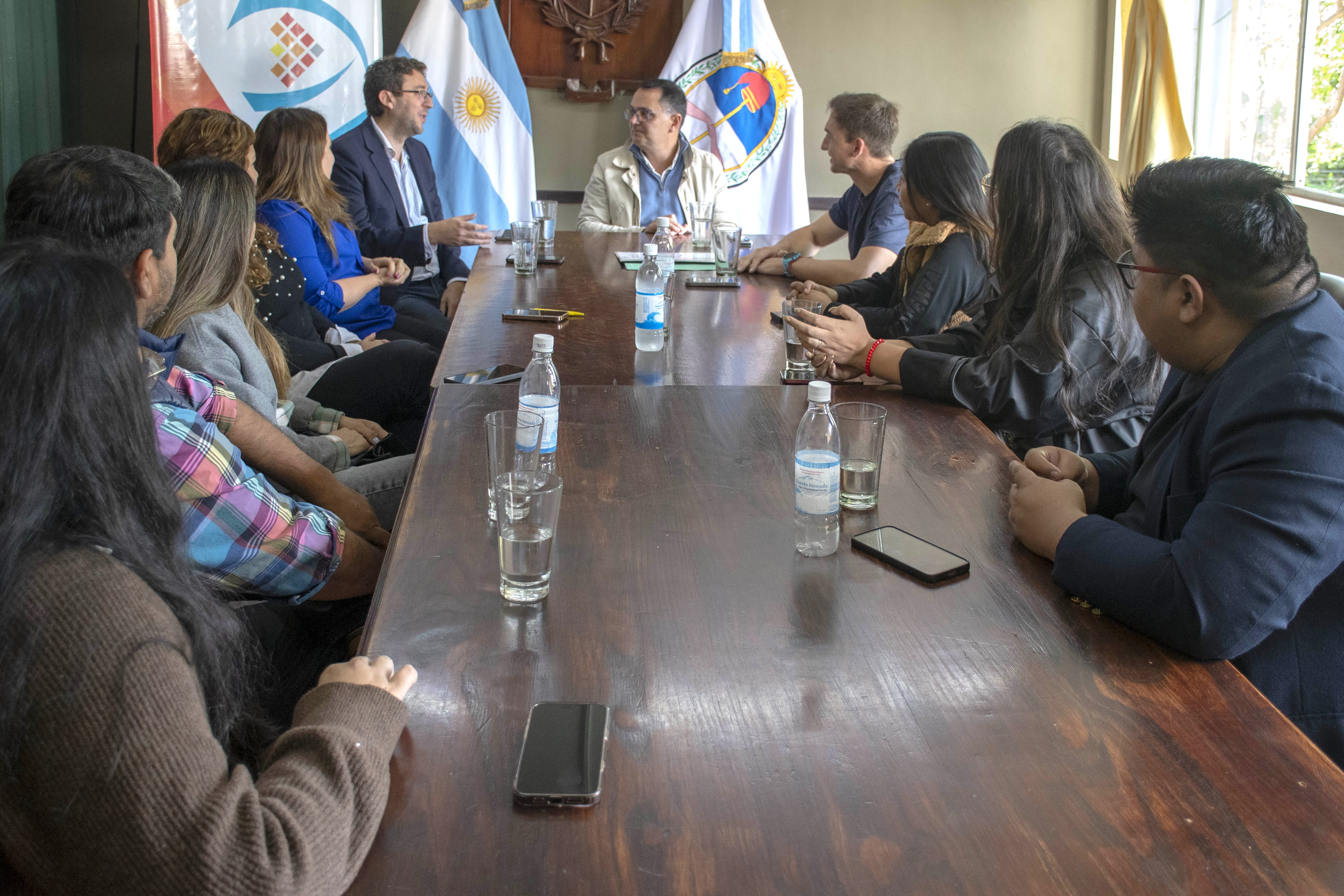 Integrantes de “La Generación Jujuy” presentaron un trabajo realizado con el objetivo de aportar ideas, desde su perspectiva, para el desarrollo del servicio de transporte urbano de pasajeros en esta ciudad.