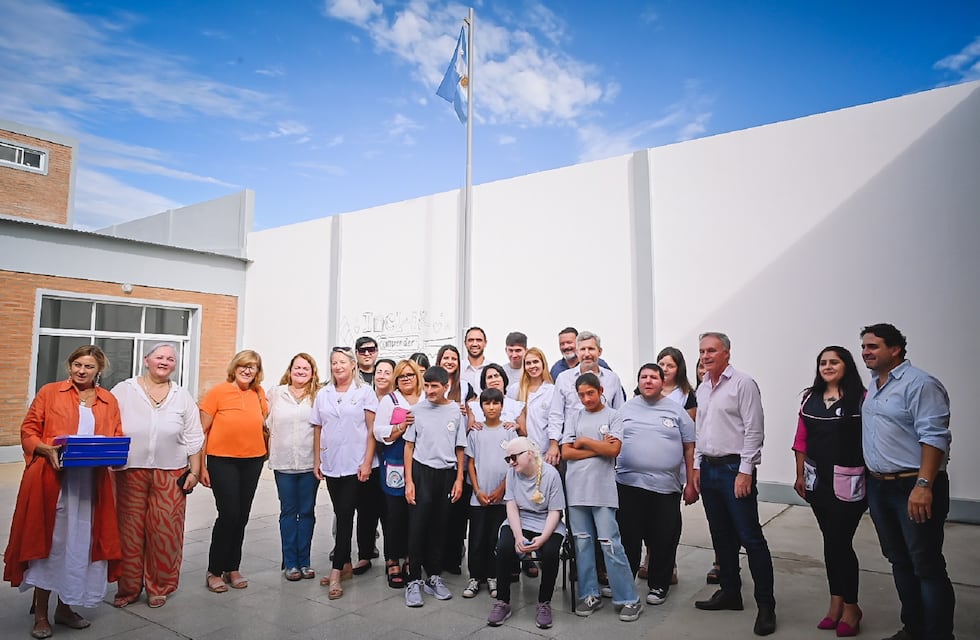 El gobernador de Entre Ríos inauguró una escuela en Islas del Ibicuy