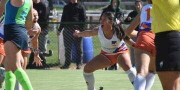 La puntaltense Megan Martínez se destacó en la selección Sub 14 de Bahía Blanca.