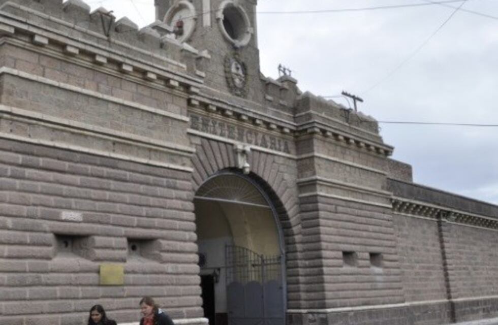 Gravísima denuncia contra el director del penal Boulogne Sur Mer