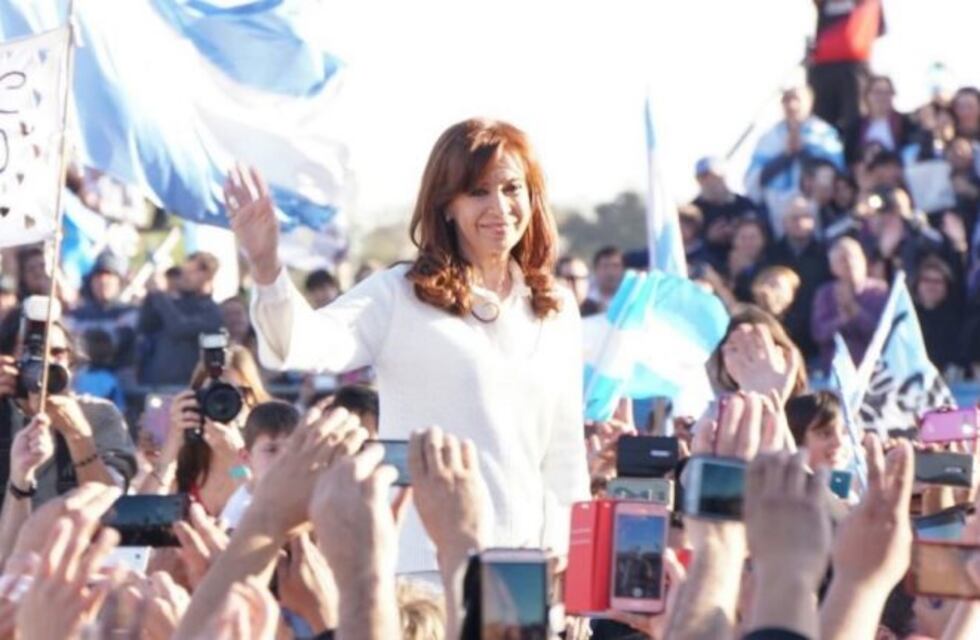 Cristina Kirchner relanzó su campaña electoral con un acto en Florencio Varela