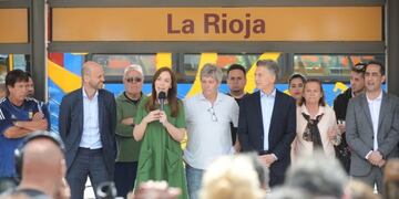 Mauricio Macri y María Eugenia Vidal, durante la inauguración del Metrobus Oeste\u002E Crédito: Andrés D’Elia\u002E
