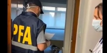 Coronavirus: procesaron al joven que regresó de EEUU, fue a una fiesta y contagió a 20 personas\u002E (Clarín)