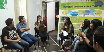 Hipoacúsicos se reunieron con miembros de la Defensoría del Pueblo