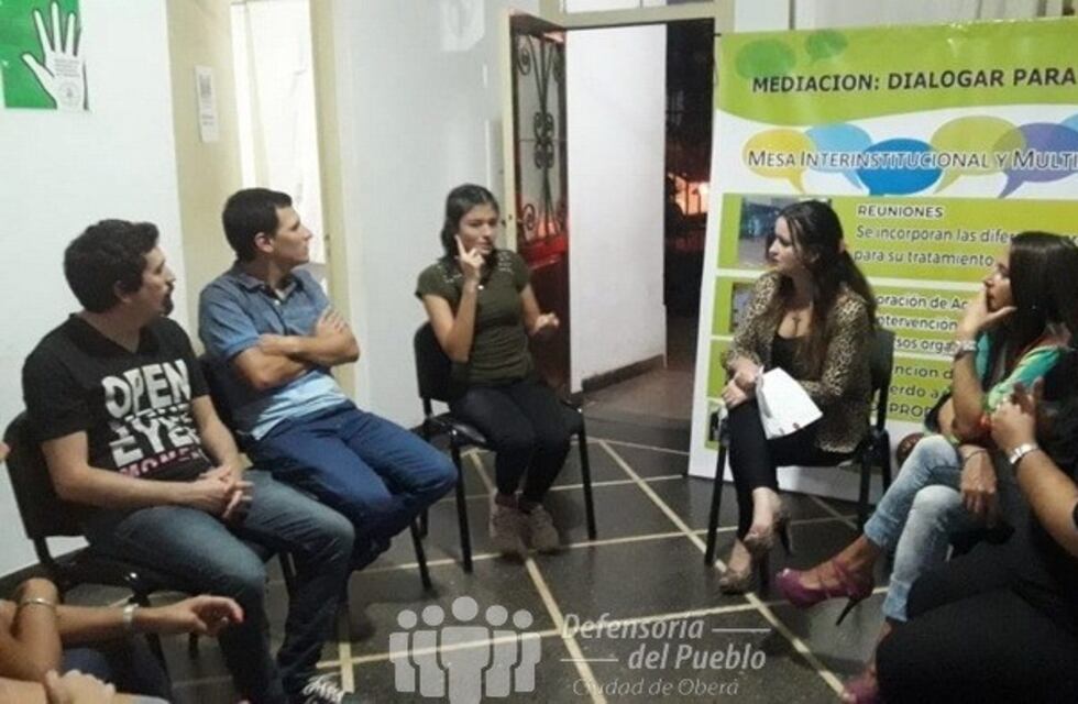 Hipoacúsicos se reunieron con miembros de la Defensoría del Pueblo