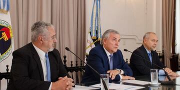 Conferencia de prensa sobre el acuerdo de salud con Bolivia