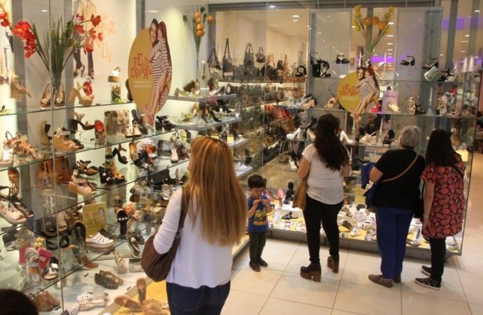 Finalmente dan marcha atrás con el horario de corrido en el comercio