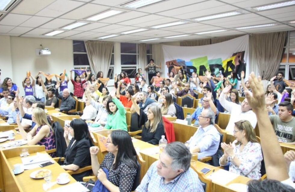 Se aprobó el proyecto de Paridad de Género en la UNLaR